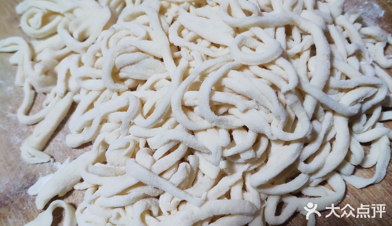 自制面条，味道很不错[微笑]