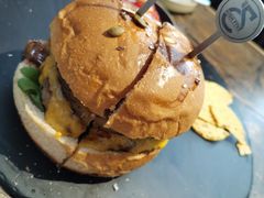 -HIGH FIVE哈福手工汉堡(桂林路店)