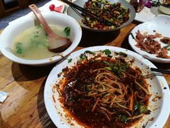 -老滇山寨•云南特色菜•地方菜•民族风情歌舞表演(金碧店)