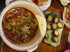 -爆炸头阿姨小四川正宗川味小吃(无任何分店)