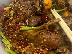 爆辣干锅鸭头-安诚居干锅鸭头(八角店)