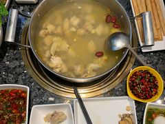 -一席地·本地鸡窝·杭帮鸡火锅(萧山银隆百货店)