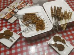 -三个大叔烤羊肉串·歌手驻唱·碳烤鲜肉(西三旗店)