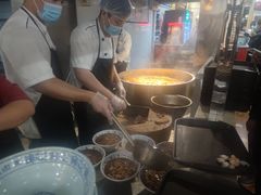 卤煮火烧-门框胡同百年卤煮(新街口店)