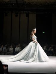 -Renee芮亦婚纱