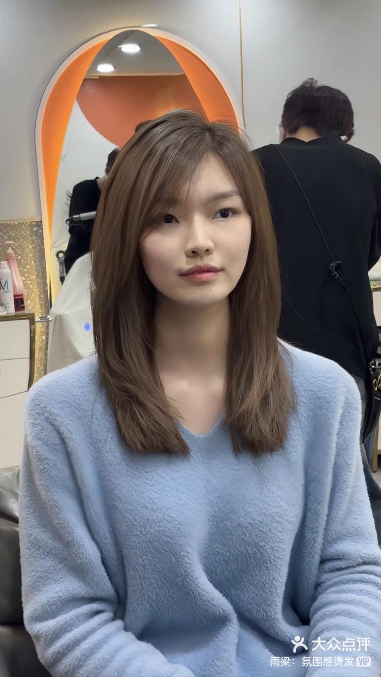 非常显脸小的女生齐肩短发圆脸肉肉脸长脸