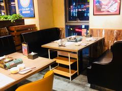 卡座-日进一片海.生腌海鲜火锅.宵夜烧烤(三里屯总店)