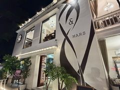 -Mark&Mars Restaurant