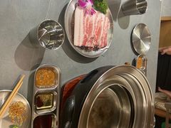 -围炉肉舍•炭烤活鳗•丹东海鲜烤肉(步行街店)