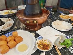 -楼外楼大刀肉传统火锅居(繁荣路店)