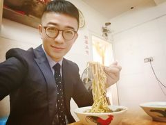 -松树干拌面店