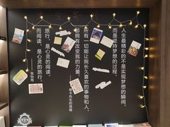 -钟书阁(群光广场店)