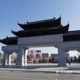 仿古式大门给人一种穿越的感觉