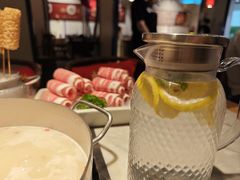 -尚尚仙·酸汤猪手·猪肚鸡火锅(华联万柳购物中心店)