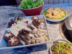 菌菇拼盘-大头椰·海南椰子鸡火锅(思明万象城店)