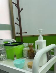 -苗医生专业祛痘·皮肤管理