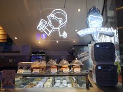 面包甜点陈列柜-喜茶(上海正大广场店)