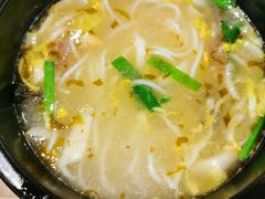-花馬肆.云南过桥米线(汉神购物广场现场熬汤店)