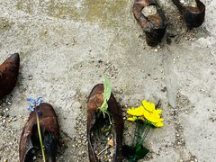 -多瑙河畔鞋履雕塑