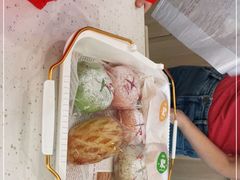 -顶东面包花园·生日蛋糕(世博店)