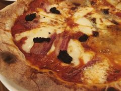 蓝乳酪水瓜榴配特辣萨拉米披萨-La Tavernetta(Bar à Vin)(乌鲁木齐路店)