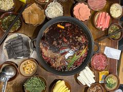 -黄潇洒老火锅(九眼桥宏济巷店)
