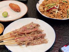 -何妹湿辣牛肉·粤式烧烤砂煲(桂雅路店)