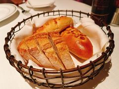 餐前包-Wolfgang’s Steakhouse 沃夫冈牛排馆(上海白玉兰广场店)