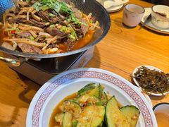 -帅巴人舅母子腊蹄民俗村