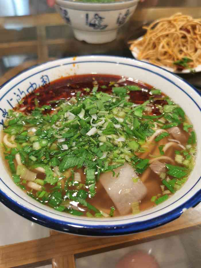 望京牛拉-"在一个院里,门口在修地铁,路特别窄牛肉."-大众点评移动版