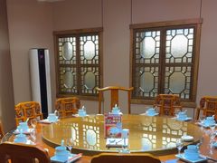 -乔家小院•非遗驴肉•本地小海鲜(滨河路店)