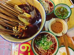 -拈签一笑黄牛肉辣卤串串