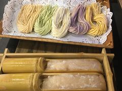 -尚尚仙·酸汤猪手·猪肚鸡火锅(华联万柳购物中心店)