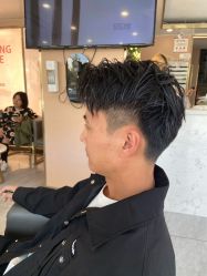 -一東造型烫发染发