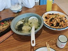 -东来菜馆•手抓海鲜家常菜•海鲜锅贴(鸽子窝店)