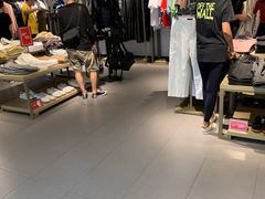 -URBAN REVIVO(北京斯普瑞斯奥特莱斯店)