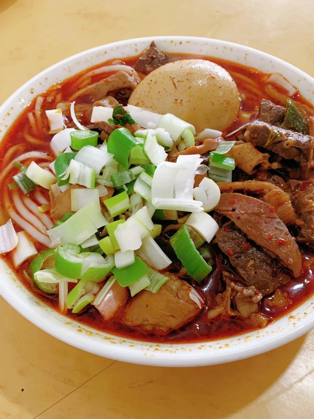 大同十年羊杂老店 汤鲜粉爽记得配油饼吃更香