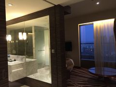 -上海虹桥西郊假日酒店