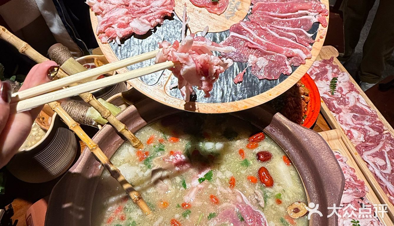 跟着“跑男”来的，这口羊排🍲我还要吃N次💯