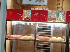 面包甜点陈列柜-奈雪的茶(深圳北站店)
