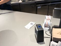 -瑞幸咖啡(岳家嘴地铁站店)