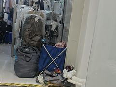-福奈特洗衣洗鞋(宝华广场店)