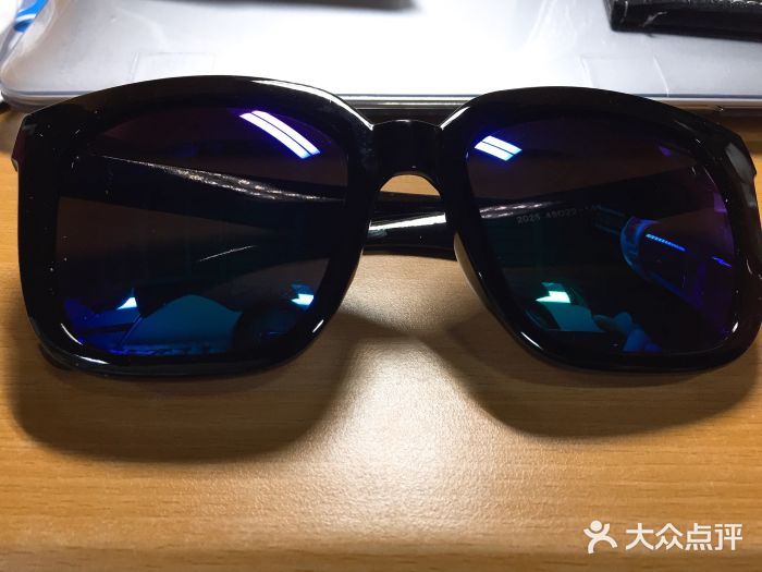 专一眼镜(新华书店店)图片