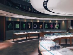 -北京七彩云南翡翠珠宝旗舰店(月坛店)