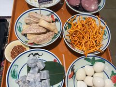 -刘姐啤酒鱼民族演艺餐厅(西街总店)