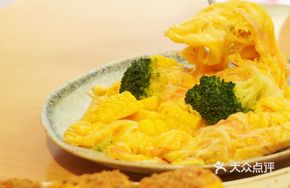 Stir-fried Seasonal Vegetables with Scrambled Eggs and Crab Sticks