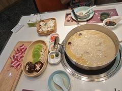 -洪氏嗨捞·猪肚鸡火锅(阳光天地店)