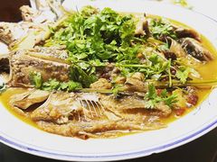 炖杂鱼-黄狗猪头肉(运河路店)