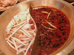 -小龙坎火锅(湖滨银泰in77店)