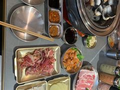 -围炉肉舍•炭烤活鳗•丹东海鲜烤肉(步行街店)